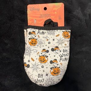 Mickey Mouse pumpkin mini oven mitts.